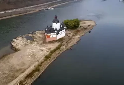 Germany-WB-Pfalzgrafenstein-Castle-on-Falkenau-Island-on-the-Rhine-River