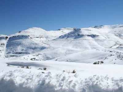 Lesotho-Maluti-Mountains-in-mid-winter