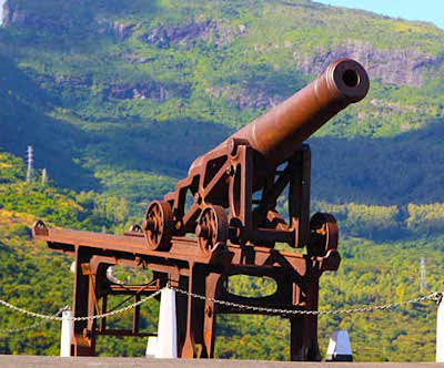 Mauritius-The-cannon-at-Fort-Adelaide.-The-fort-was-built-in-honour-of-the-wife-of-King-William-IV-in-1830
